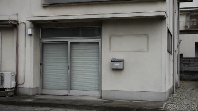 訪問看護は「倒産しない業種」ではなく「倒産統計に載らない業種」——介護事業者倒産176件の裏で、廃止届886件が示すもの|産業分類が隠す訪問看護の退出のサムネイル画像