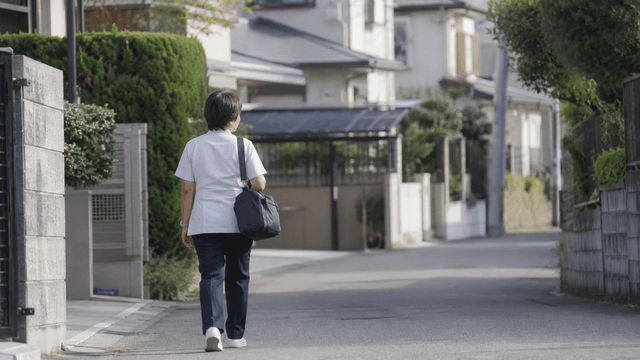 利用者は3倍に増えたのに、担い手は看護師全体の5%に満たない——10年後、誰が訪問看護を担うのか|必要な13万人に対し現状は約6万人、しかも進む高齢化のサムネイル画像