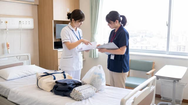 退院支援室と訪問看護——最も早く、最も重い依頼が来る第三の入口|勝負は入院3日目に始まっている。カンファレンスは営業の場ではないのサムネイル画像