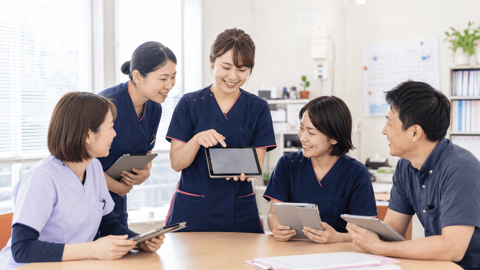 ICTを入れても、使う人が育っていない——国が無料で養成する「デジタル中核人材」とは|訪問看護師も対象、9月開始、補助金の要件にもなる研修の中身
