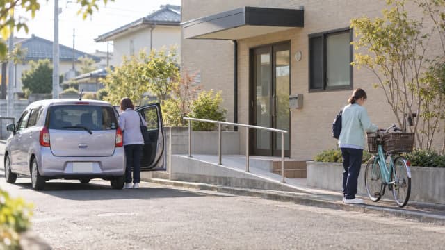 10月1日から変わった4つの制度——カスハラ対策が義務化、106万円の壁が撤廃、最低賃金は全国平均1,177円のサムネイル画像