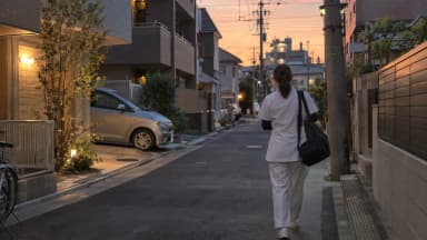 全国370事業所の学研グループが訪問看護に参入——「エリアホスピス」は、併設型が締め付けられる時代にどう成立するかのサムネイル画像