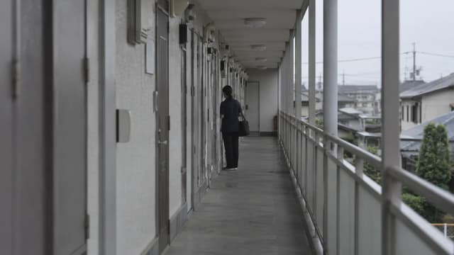 精神科訪問看護は、同一建物10人以上で「週」から「月」に数え方が変わった——一般の利用者と合算する新ルールと、GAFが届出要件になった意味|2026年6月改定のサムネイル画像